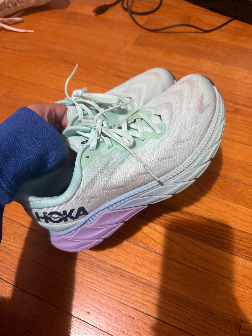 Hoka Arahi 6